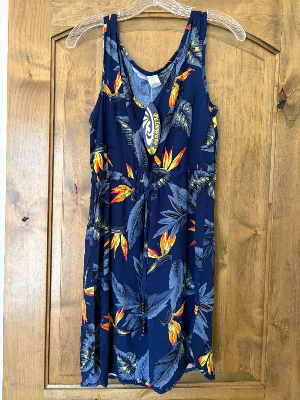NWT Palmwave Hawaiian Dress. Beautiful floral design. Medium.